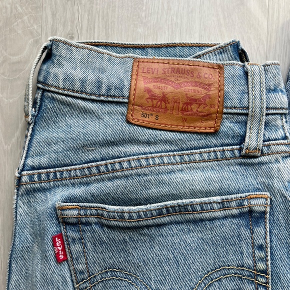 Levi's® 501 Premium Straight Fir Women's Jeans - Picture 5 of 6